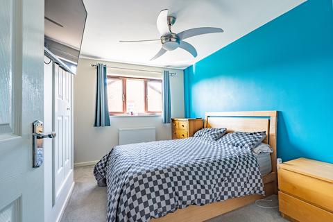 20 Braemar Close, Carterton, OX18 1TS