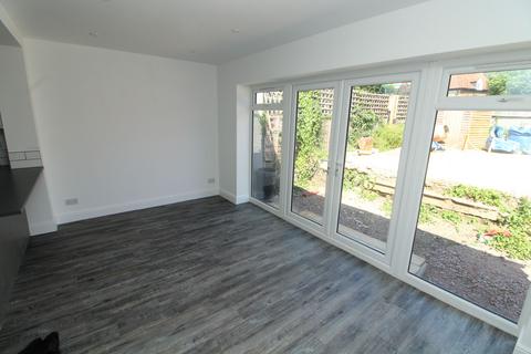 2 Cedars Way, Newport Pagnell, MK16 0DP
