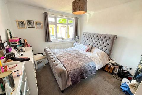 3 bedroom terraced house for sale, Newteswell Drive, Waltham Abbey