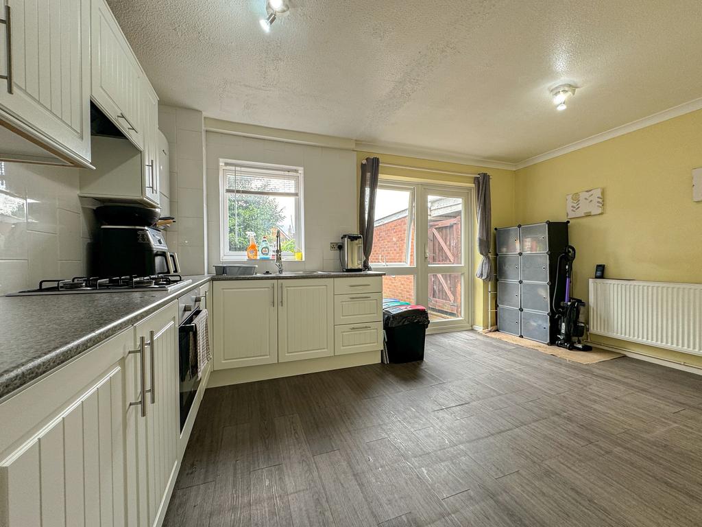 Kitchen dining room