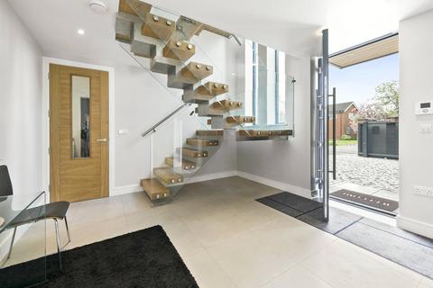 undefined, Fairlawn Close, Kingston Hill