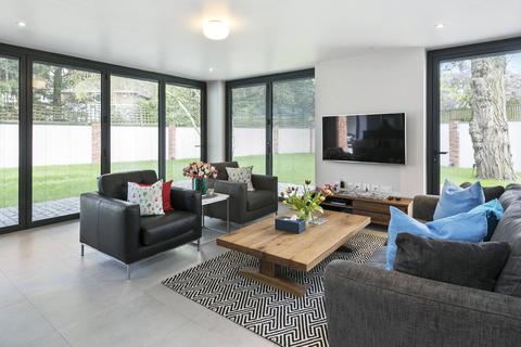 undefined, Fairlawn Close, Kingston Hill