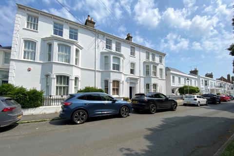 Flat 3, 14 Archery Square, Walmer, Deal, CT14 7HP