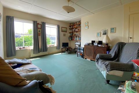 Flat 3, 14 Archery Square, Walmer, Deal, CT14 7HP