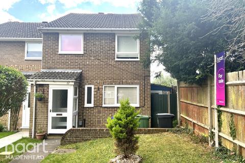 4 bedroom end of terrace house for sale, Arkley Court, Maidenhead