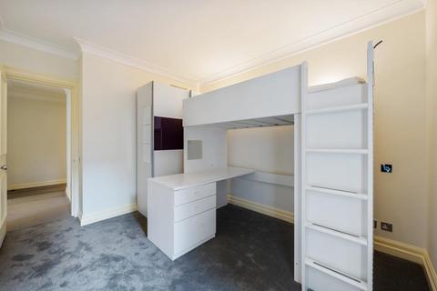 3 bedroom flat to rent, Maple Lodge, London W8