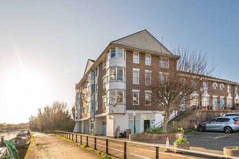 1 bedroom flat for sale, Watermint Quay, Stoke Newington, London, N16