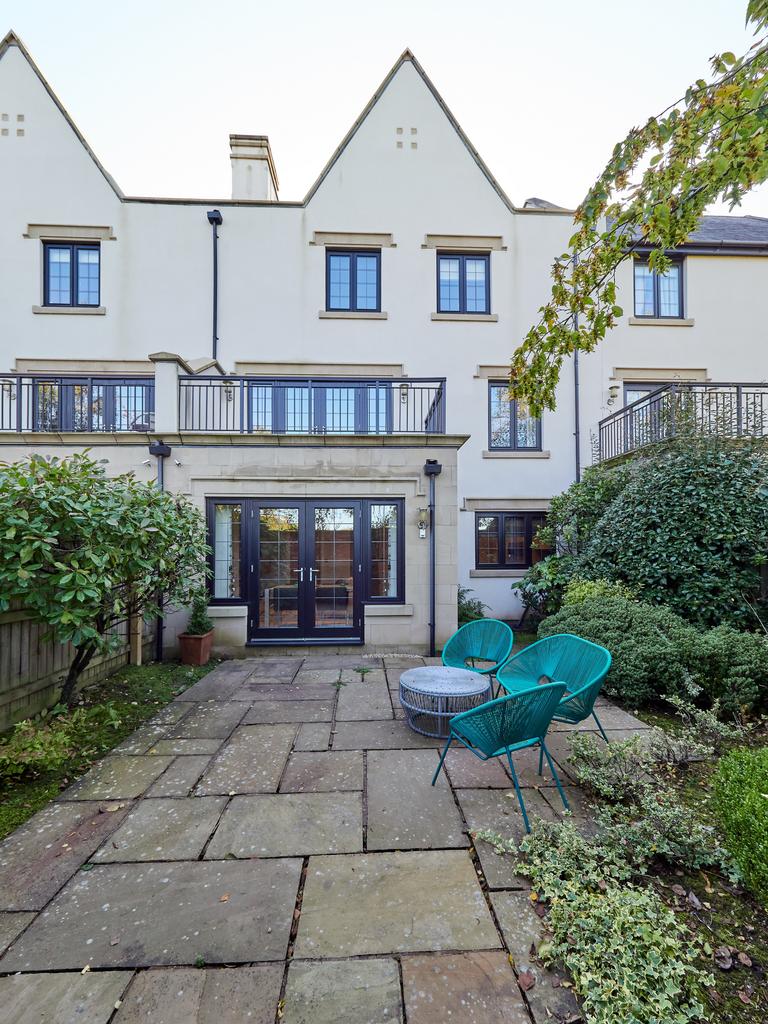 Oak Bank External 10