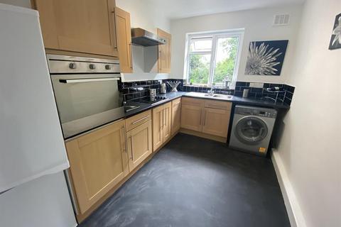 2 bedroom flat to rent, Savoy Close, Birmingham, B32 2HD