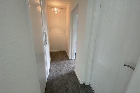 2 bedroom flat to rent, Savoy Close, Birmingham, B32 2HD