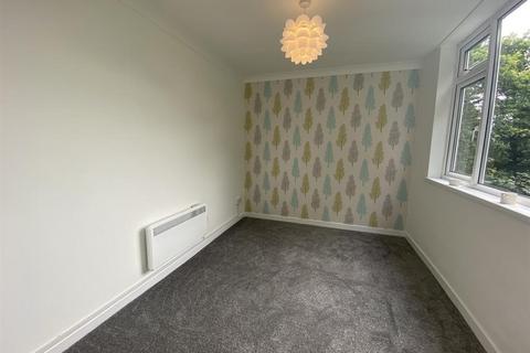 2 bedroom flat to rent, Savoy Close, Birmingham, B32 2HD