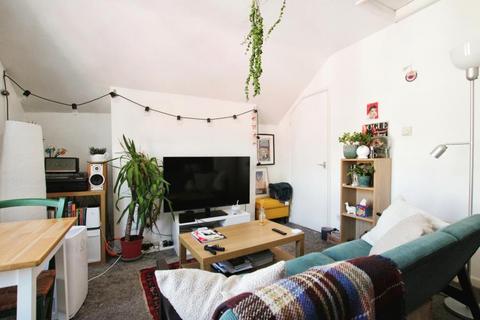 1 bedroom flat to rent, Bath Buildings, Bristol BS6