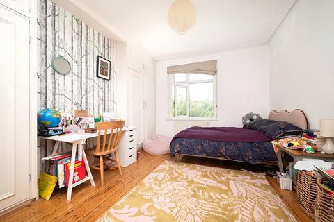2 bedroom flat for sale, Spencer Avenue, London N13