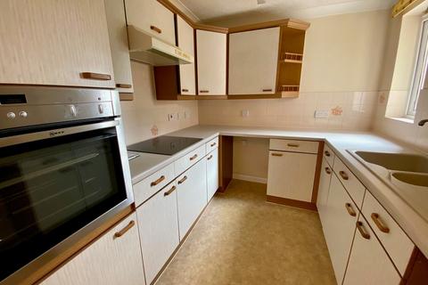 1 bedroom flat for sale, Cranley Gardens, Wallington