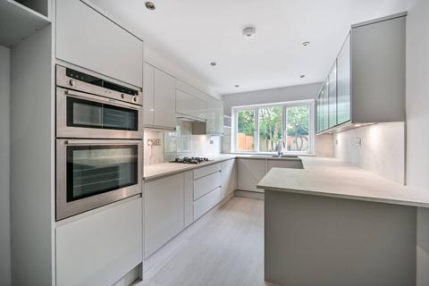 5 bedroom detached house to rent, Burnside Close, Twickenham, TW1