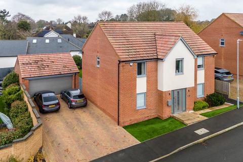 4 bedroom detached house for sale, Cleavers View, Northampton NN6