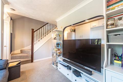 2 Bluehaven Walk, Hook, RG27 9SX