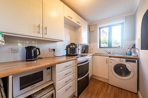 2 Bluehaven Walk, Hook, RG27 9SX