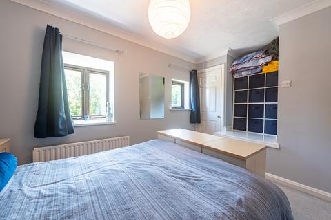 2 Bluehaven Walk, Hook, RG27 9SX