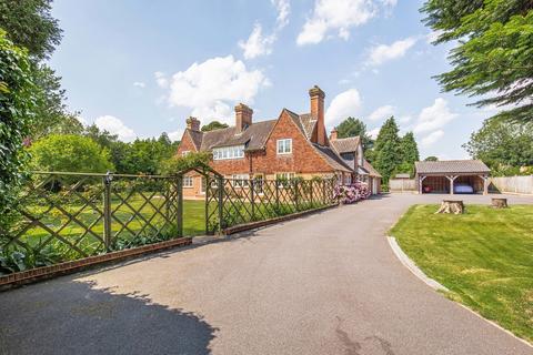 5 bedroom detached house for sale, Norwich