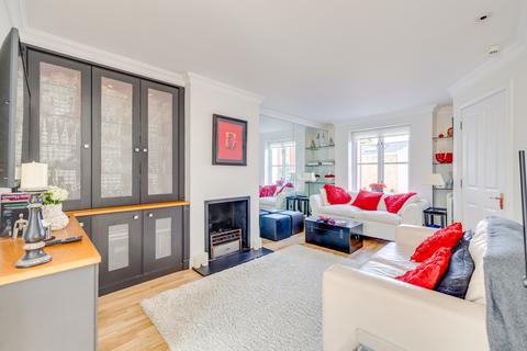 2 bedroom mews for sale, Connaught Mews, Vera Road, Fulham, London