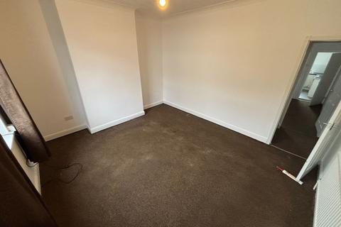 2 bedroom house to rent, Midland Road, Royston