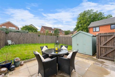 3 bedroom semi-detached house to rent, Clos Y Gadwyn, Cardiff