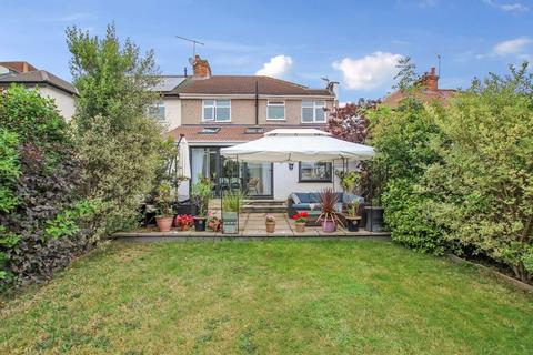 4 bedroom semi-detached house for sale, Iris Avenue, Bexley