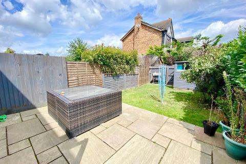 3 bedroom semi-detached house for sale, Heath End Road, Bexley