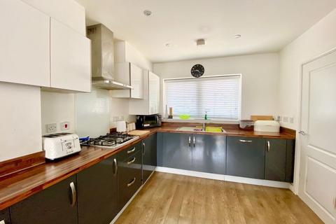 3 bedroom semi-detached house for sale, Heath End Road, Bexley