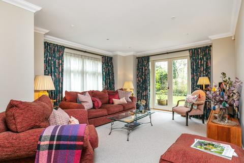 6 Milesdown Place, Winchester, SO23 0AG