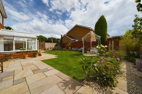 4 bedroom detached house for sale, Sycamore Drive, Hixon