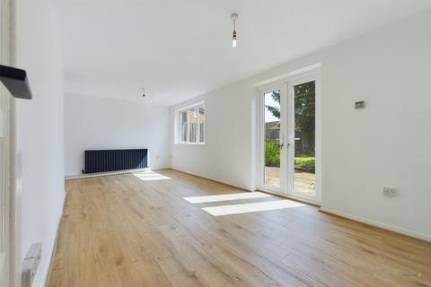 103 Pennycroft Road, Uttoxeter, ST14 7ES
