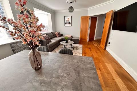 32 Caversham Place, Sutton Coldfield, B73 6HY