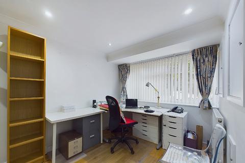 2 bedroom terraced house for sale, Heron Court, Bromley BR2