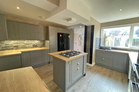 4 bedroom semi-detached house for sale, Newlands Park Crescent, Scarborough YO12