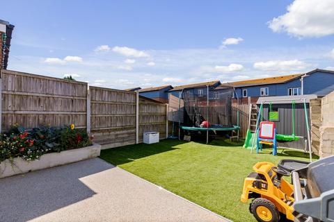 3 bedroom end of terrace house for sale, Dawson Road, Folkestone, CT19