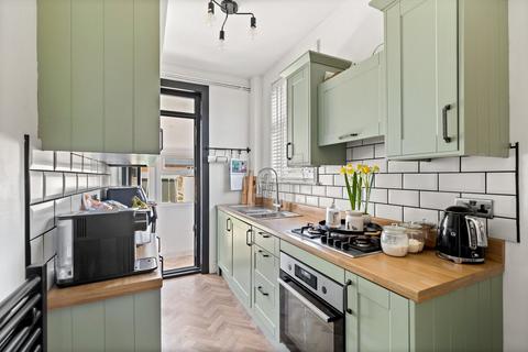 14 Dawson Road, Folkestone, CT19 5RS