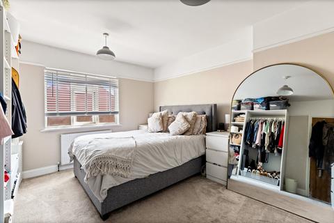 14 Dawson Road, Folkestone, CT19 5RS