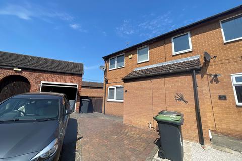 3 bedroom semi-detached house to rent, Azalea Court, Giltbrook