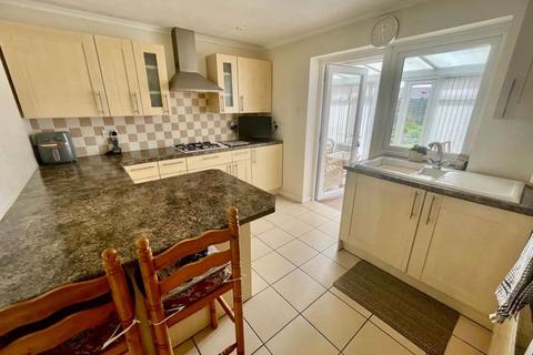 3 bedroom detached bungalow for sale, Byfords Road, Gloucester GL19