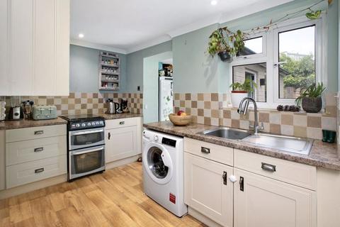 95 Westonfields, Totnes, TQ9 5UA