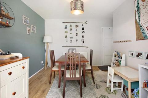 95 Westonfields, Totnes, TQ9 5UA