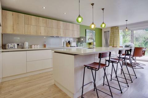 66 Baring Road, Southbourne, Bournemouth, BH6 4DT