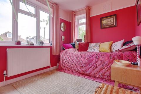 66 Baring Road, Southbourne, Bournemouth, BH6 4DT