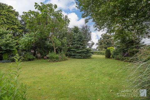 4 bedroom detached bungalow for sale, Hall Farm Place, Bawburgh