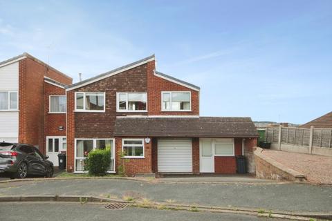 4 bedroom link detached house for sale, Oak Tree Gardens, Stourbridge DY8