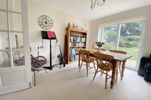12 Bearcroft Avenue, Great Meadow, Worcester, WR4 0DR