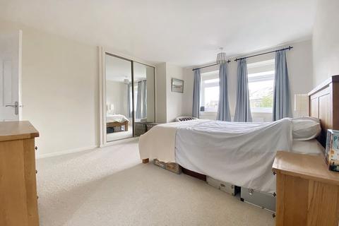 12 Bearcroft Avenue, Great Meadow, Worcester, WR4 0DR