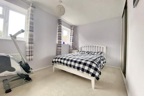 12 Bearcroft Avenue, Great Meadow, Worcester, WR4 0DR